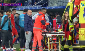 Στο νοσοκομείο ο προπονητής της Τουρκίας U21 - Κατέρρευσε ενώ διαμαρτυρόταν στον διαιτητή (vid)