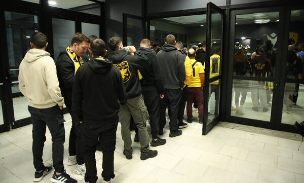 ΑΕΚ – Μπανταλόνα: Ουρές από τον κόσμο για τον αρχηγό τριών τίτλων, Ντούσαν Σάκοτα, στη SUNEL Arena