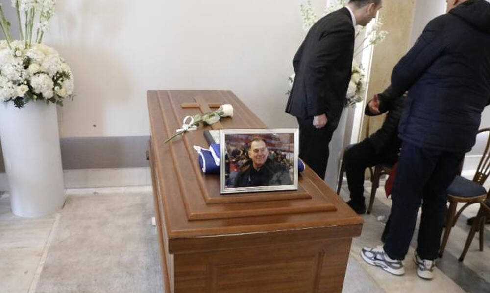 Το τελευταίο «αντίο» στον Βασίλη Γκούμα