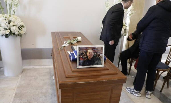 Το τελευταίο «αντίο» στον Βασίλη Γκούμα