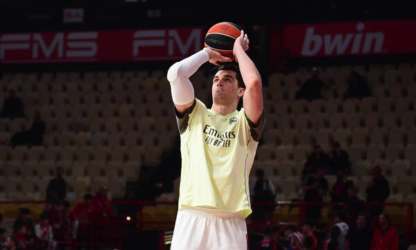 Χεζόνια: «Πολλές κενές θέσεις με Ολυμπιακό και Φενέρμπαχτσε»