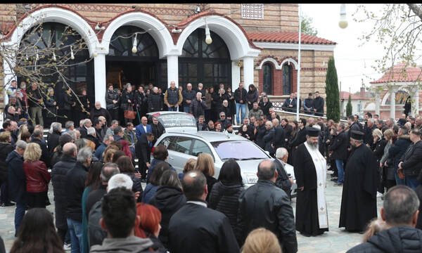 Θρήνος στην κηδεία του Στέφανου Μπορμπόκη