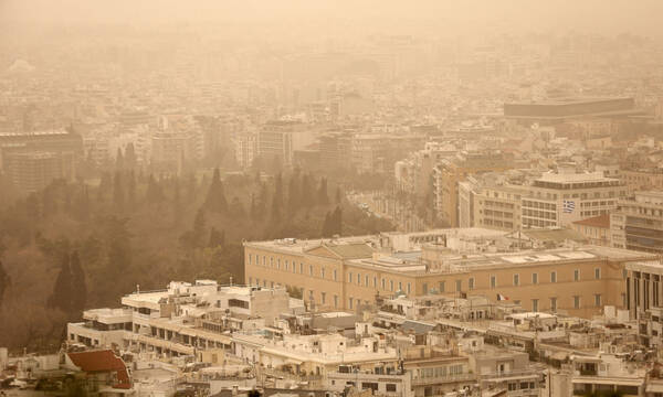 Καιρός: «Καμπανάκι» Καλλιάνου για το νέο κύμα αφρικανικής σκόνης - Πού αναμένονται λασποβροχές