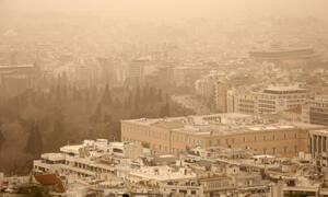 Καιρός: «Καμπανάκι» Καλλιάνου για το νέο κύμα αφρικανικής σκόνης - Πού αναμένονται λασποβροχές