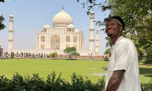 Ταξίδι 19 ωρών για να δει το Ταζ Μαχάλ έκανε ο Χέιζ-Ντέιβις!