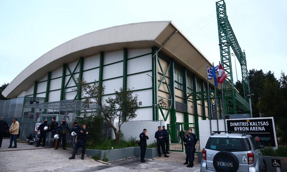 Αθηναϊκός - Παναθηναϊκός: Δεν αφήνουν φιλάθλους με εισιτήρια να μπουν στο γήπεδο