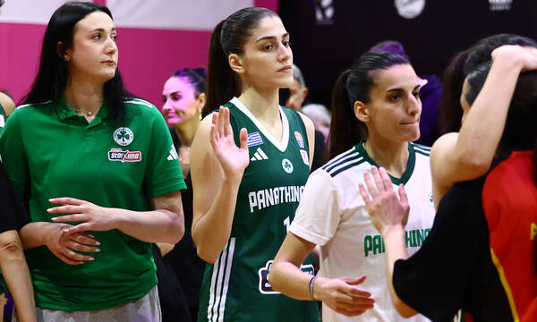 Πήγαν στον κόσμο που έμεινε εκτός γηπέδου οι παίκτριες του Παναθηναϊκού (Video)