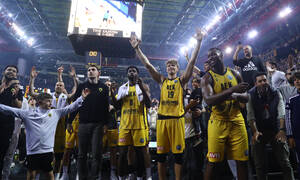 ΑΕΚ – Μπανταλόνα: Το ξέφρενο πάρτι στο φινάλε κι η μεγάλη χαρά του Μάκη Αγγελόπουλου (video)