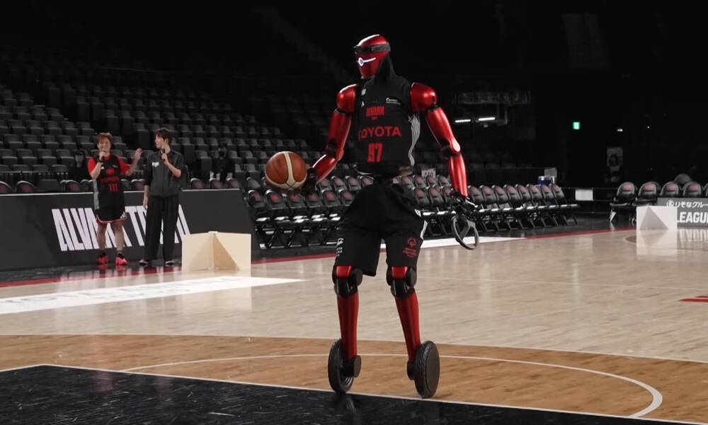 Το μέλλον στο ζωγραφιστό λέγεται «CUE7» και είναι ρομπότ