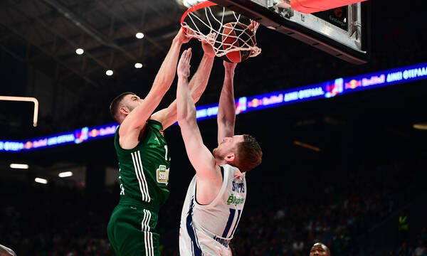 Παναθηναϊκός AKTOR: Η καρφωματάρα Ρογκαβόπουλου στα… μούτρα του Σμιτς!