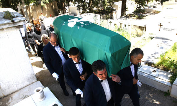 Παναθηναϊκός: Συγκίνηση για τον Γιώργο Γονιό – Με τη σημαία του «τριφυλλιού» το τελευταίο «αντίο»