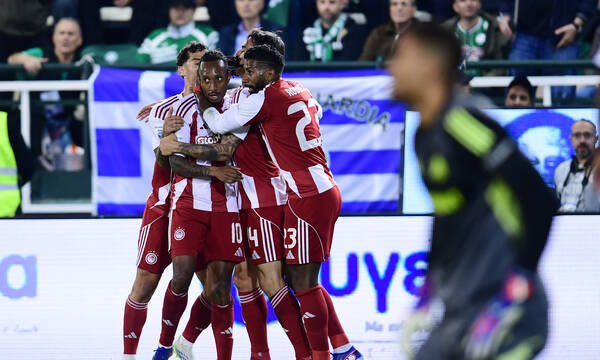 Παναθηναϊκός - Ολυμπιακός 0-2: Ξετύλιξε τα «δώρα» και κυνηγά την ΑΕΚ