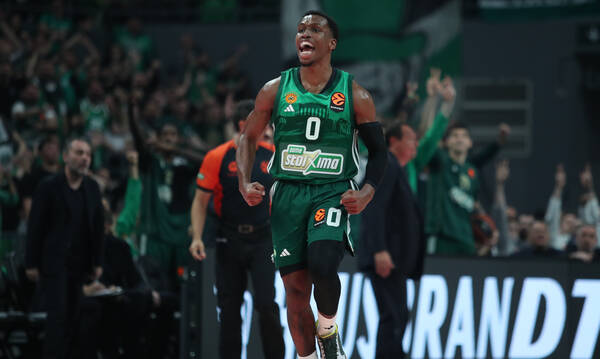 Με τέτοιο… Dj Σορτς στα decks δεν φοβάται τίποτα