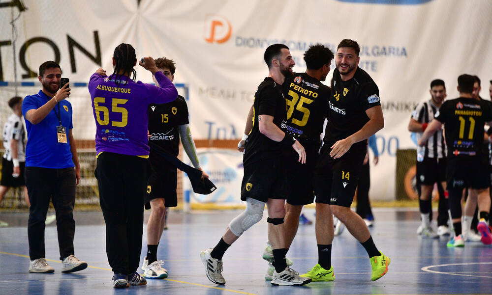 Χάντμπολ: Πήρε το ντέρμπι των «Δικέφαλων» η ΑΕΚ και «έκλεισε» θέση στους τελικούς με Ολυμπιακό