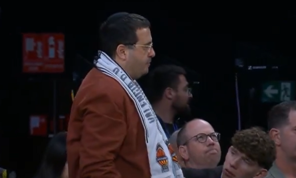 Με κασκόλ Βαλένθια ο ιδιοκτήτης της Χάποελ Τελ Αβίβ στη Μαδρίτη