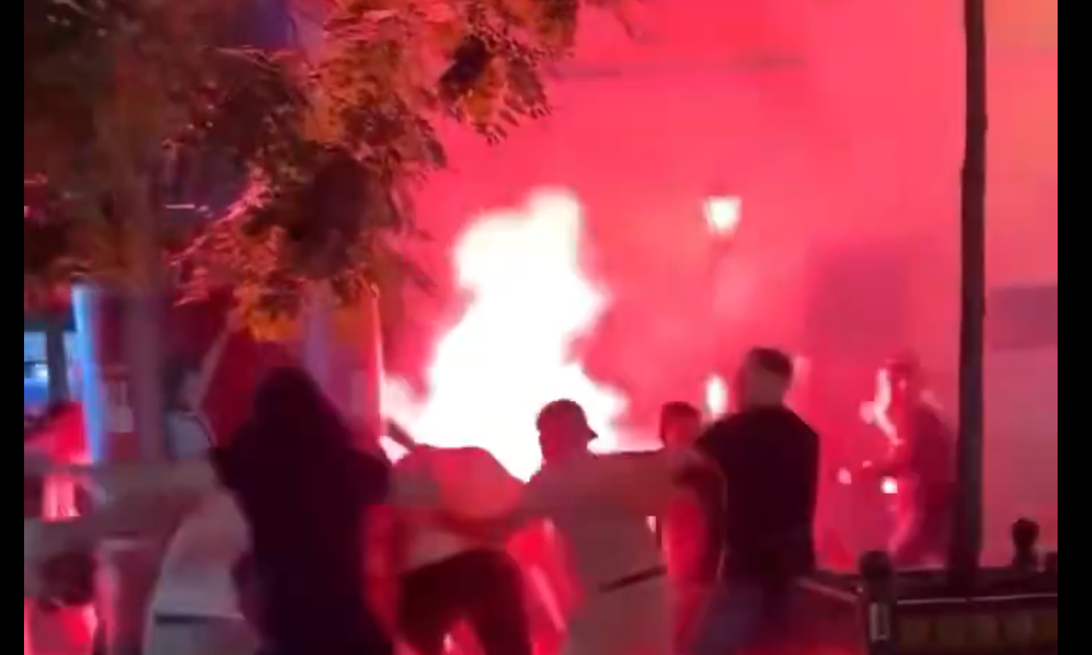 Champions League: Επεισόδια μεταξύ οπαδών Παρί Σεν Ζερμέν και Άρσεναλ πριν τον τελικό στη Βουδαπέστη