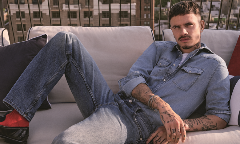 Η TOMMY HILFIGER ΠΡΟΣΚΑΛΕΙ ΤΟΥΣ ΛΑΤΡΕΙΣ ΤΟΥ DENIM ΣΤΟΝ ΚΟΣΜΟ ΤΟΥ ROMEO BECKHAM